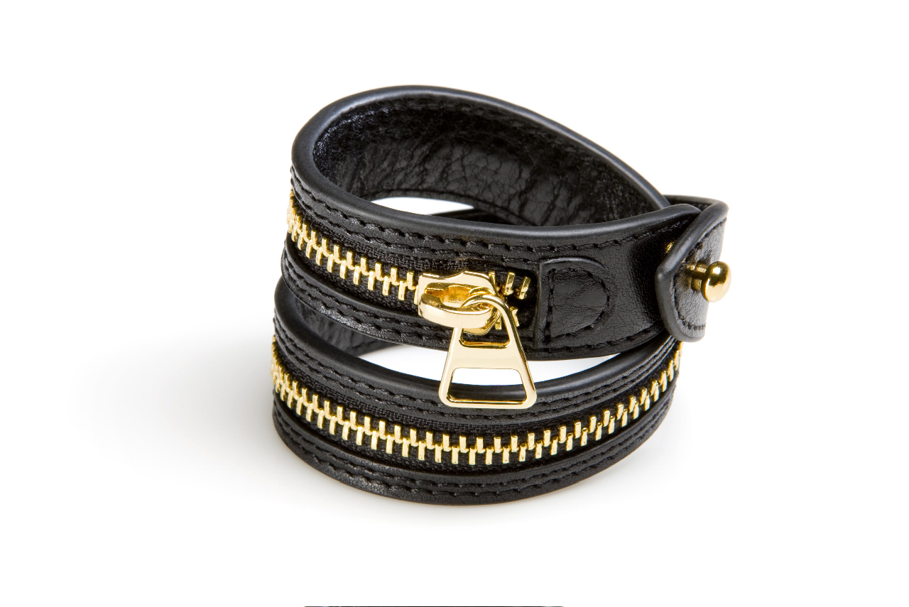 1275113520_tara-zipper-medium-file.jpg